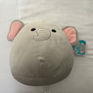Mia 8" Squishmallow